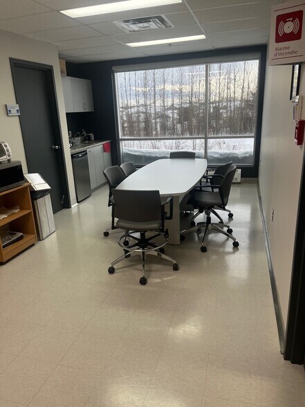 More Photos Of 2110-2130 De La Chute-Du-Diable Rue, Chicoutimi Industrial For Lease