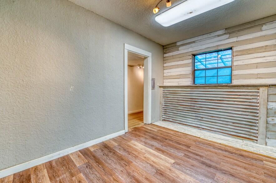 More Photos Of 1328 3rd St N, Jacksonville Beach Office For Lease