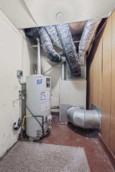 More Photos Of 361 E Main St, Alliance Storefront Retail Office For Sale