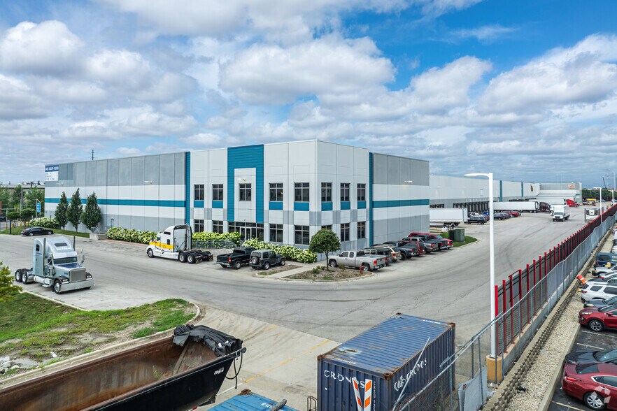 Primary Photo Of 2400 S Wood St, Chicago Warehouse For Lease