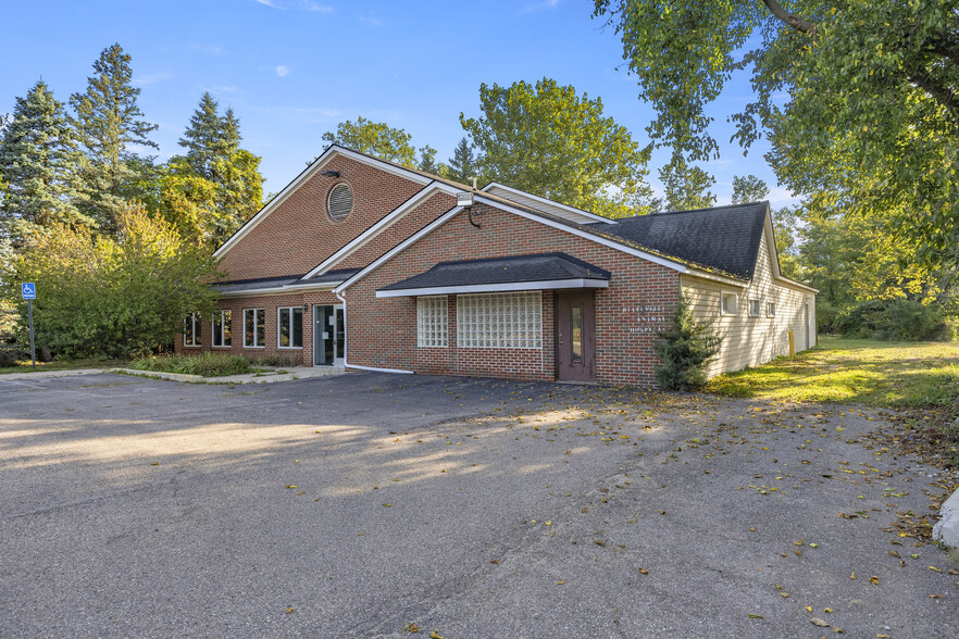 Primary Photo Of 435 Sumpter rd, Belleville Hospital For Sale