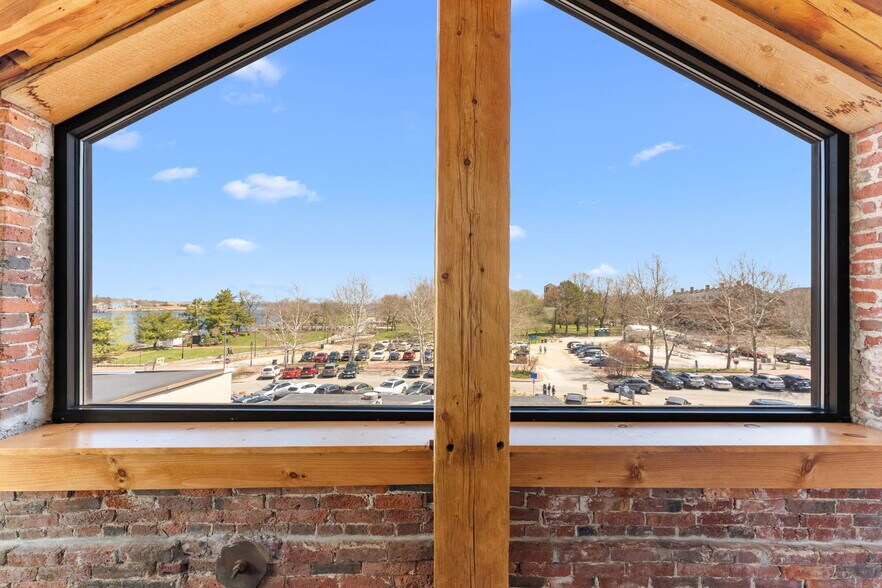 More Photos Of 40R Merrimac St, Newburyport Loft Creative Space For Lease