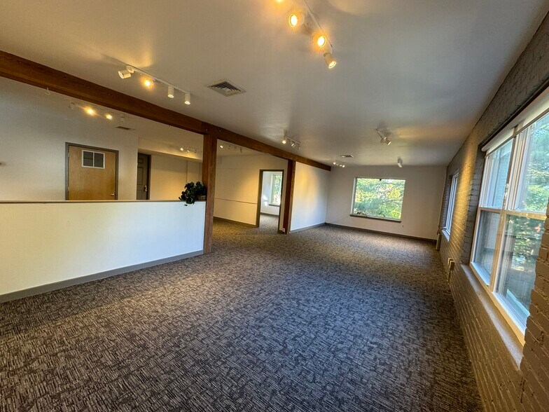 More Photos Of 91 Harvey St, Cambridge Office Residential For Lease