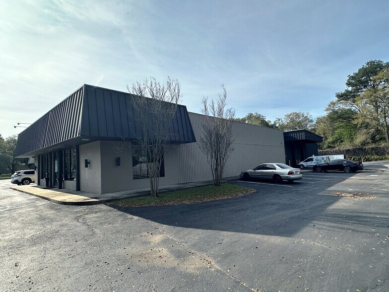 More Photos Of 602 Azalea Rd, Mobile Storefront For Sale