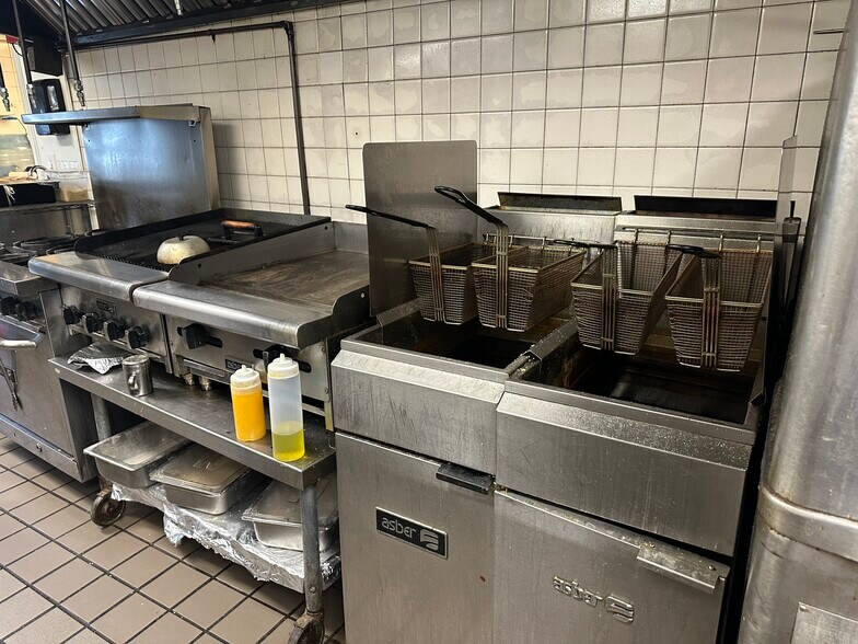 More Photos Of 89 E Grand Ave, Fox Lake Restaurant For Sale