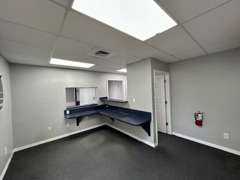 More Photos Of 45390 Green Ave, Callahan Office For Sale