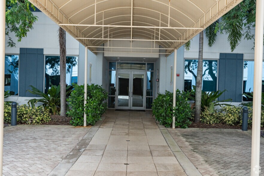 More Photos Of 777 Yamato Rd, Boca Raton Unknown For Lease
