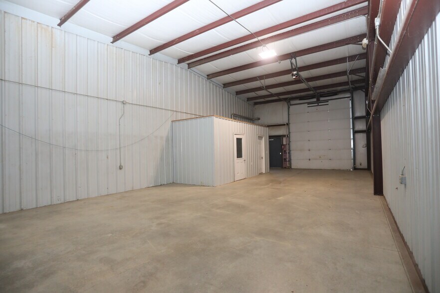 More Photos Of 8450 E Trade Center Dr, Columbia Showroom For Lease