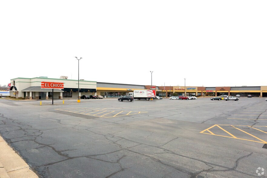 Primary Photo Of 728-732 W New Orleans St, Broken Arrow Unknown For Lease