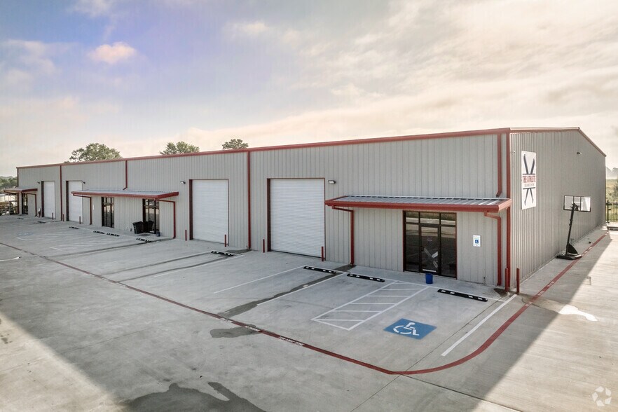 Primary Photo Of 16712 Grant, Cypress Light Manufacturing For Sale