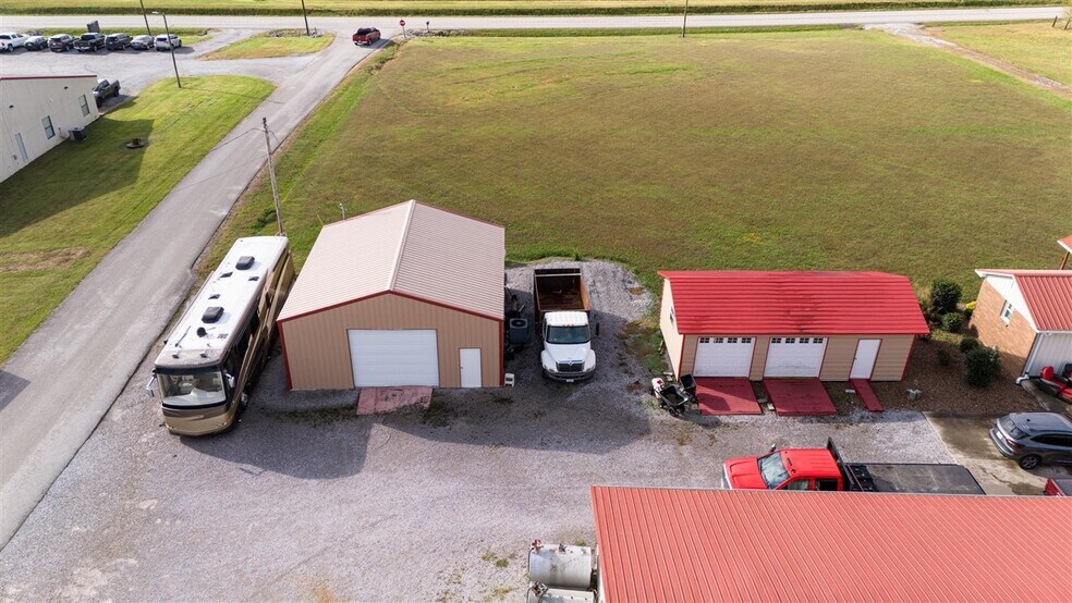 More Photos Of 2290 W Jeff Davis Hwy, Elkton Warehouse For Lease