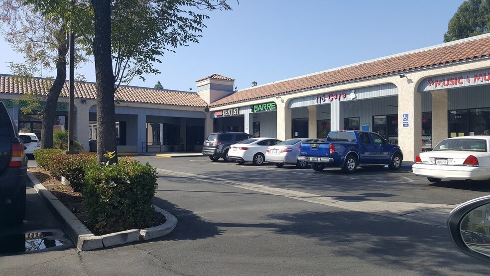 More Photos Of 5710-5772 E Los Angeles Ave, Simi Valley Storefront For Lease