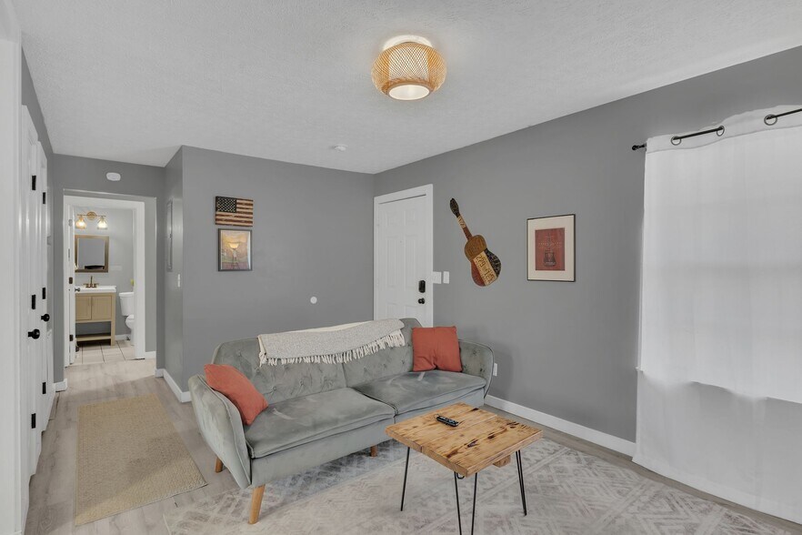 More Photos Of 901 21st Ave N, Nashville Multifamily For Sale