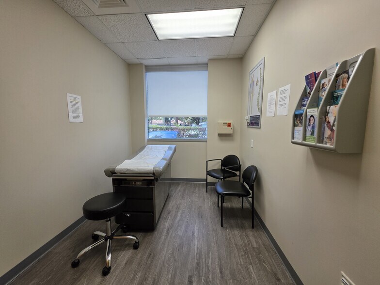 More Photos Of 2100 Aloma Ave, Winter Park Medical For Lease