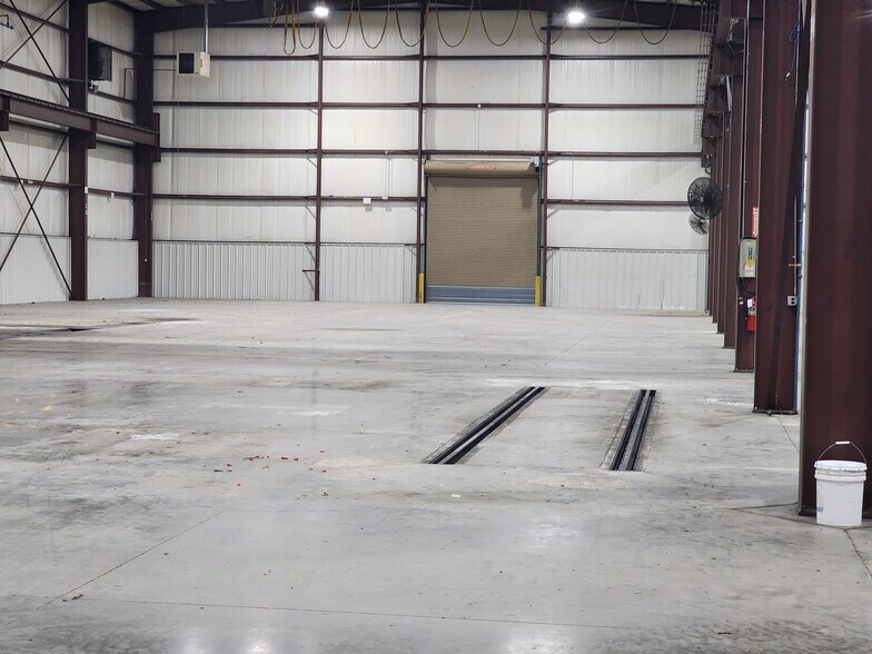 More Photos Of 87 Volunteer Ct, Manchester Manufacturing For Lease