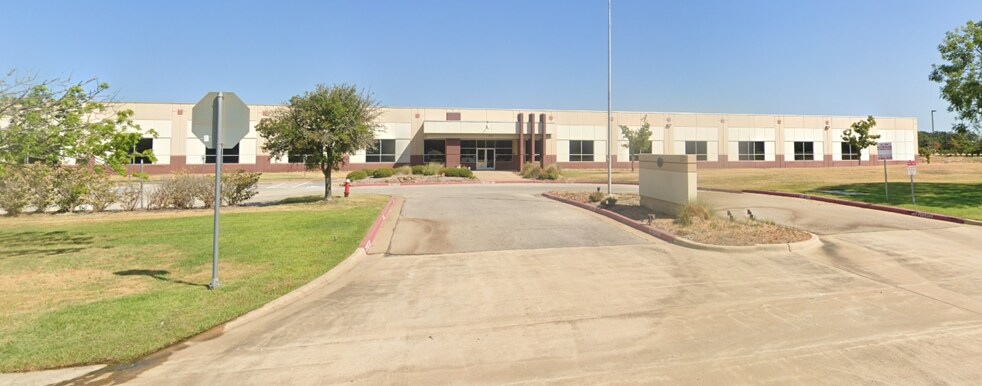 More Photos Of 3101 University Dr E, Bryan Loft Creative Space For Sale