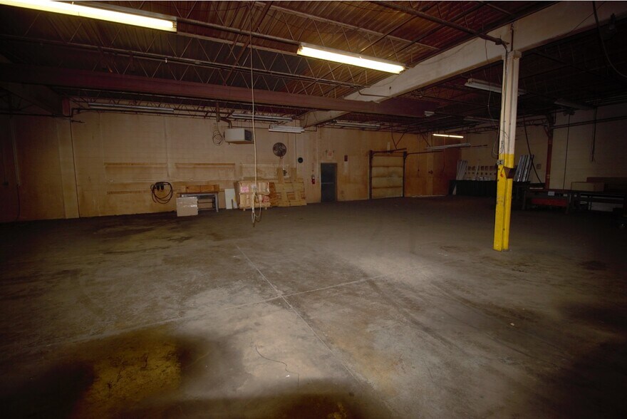 More Photos Of 2025 Brighton Henrietta Town Line Rd, Rochester Manufacturing For Lease