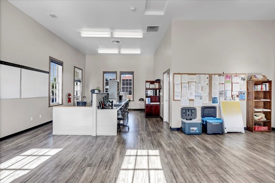 More Photos Of 504 W 7th St, Hanford Freestanding For Sale