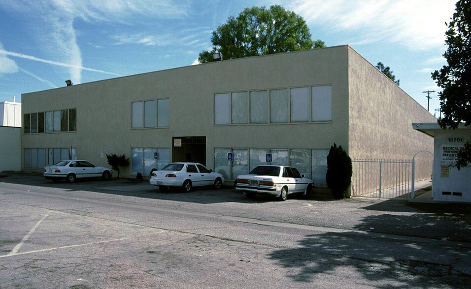 More Photos Of 18645 Sherman Way, Reseda Loft Creative Space For Lease