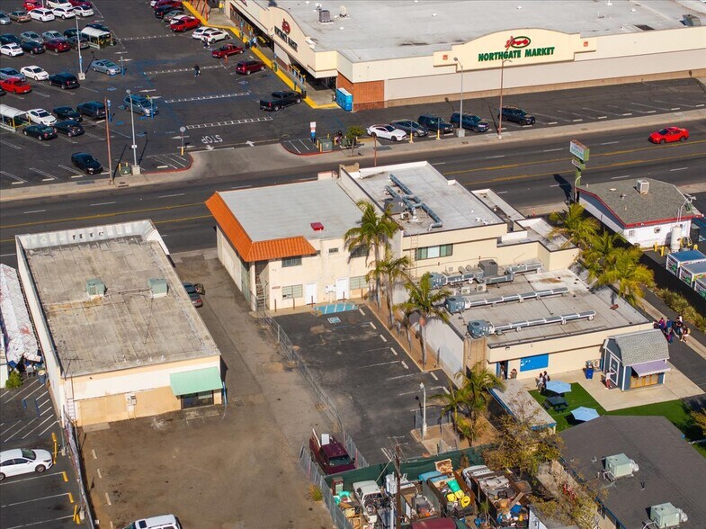 More Photos Of 239 W Washington Ave, Escondido General Retail For Sale