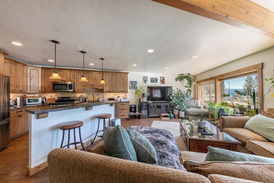 More Photos Of 8393 N Lake Blvd, Kings Beach Showroom For Sale