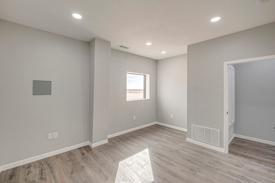 More Photos Of 5268/5450 N FM 866, Odessa Warehouse For Sale