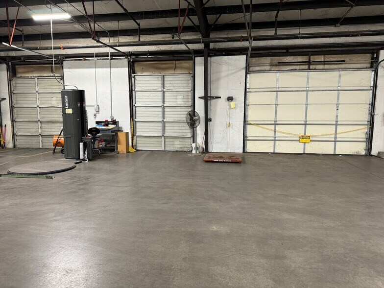 More Photos Of 1090 Shamrock Ave, Landrum Distribution For Sale