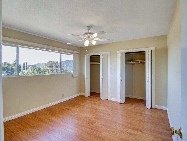 More Photos Of 4439 Ocean View Blvd, Montrose Apartments For Sale