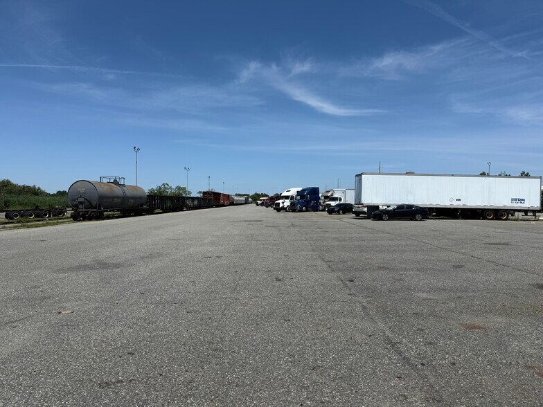 More Photos Of 2345 West Side Avenue, North Bergen Land For Lease