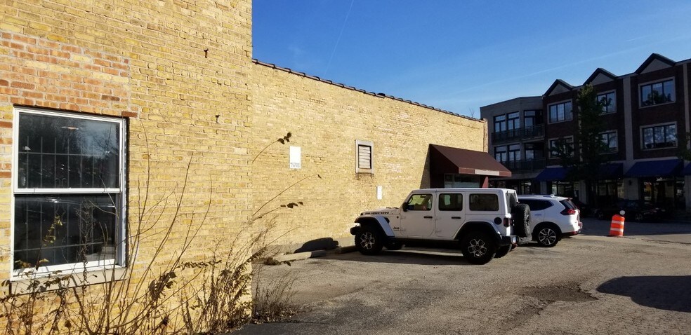 More Photos Of 565 Roger Williams Ave, Highland Park General Retail For Sale