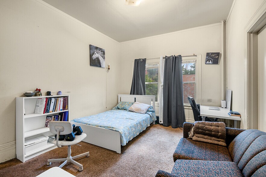 More Photos Of 2874-2882 Telegraph ave, Oakland Apartments For Sale