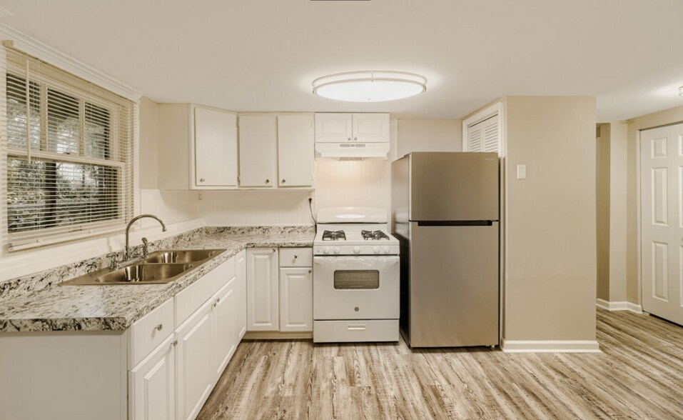 More Photos Of 3632 Main St, College Park Multifamily For Sale