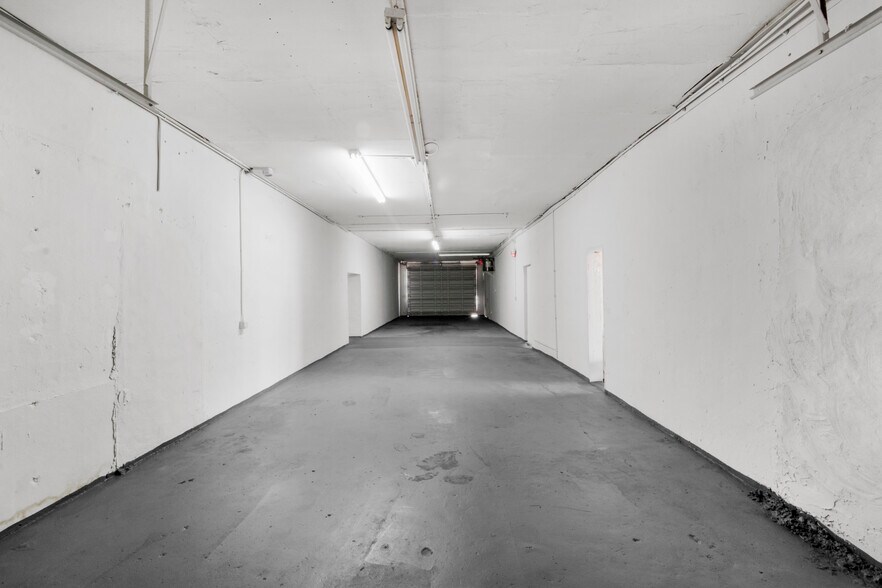 More Photos Of 499 NW 79th St, Miami Auto Repair For Sale