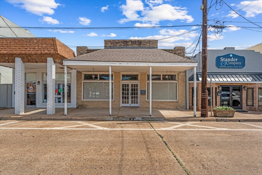 Primary Photo Of 313 E Main St, Humble Storefront Retail Office For Lease