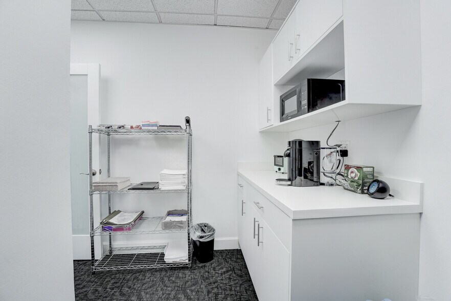 More Photos Of 2455 E Sunrise Blvd, Fort Lauderdale Loft Creative Space For Sale