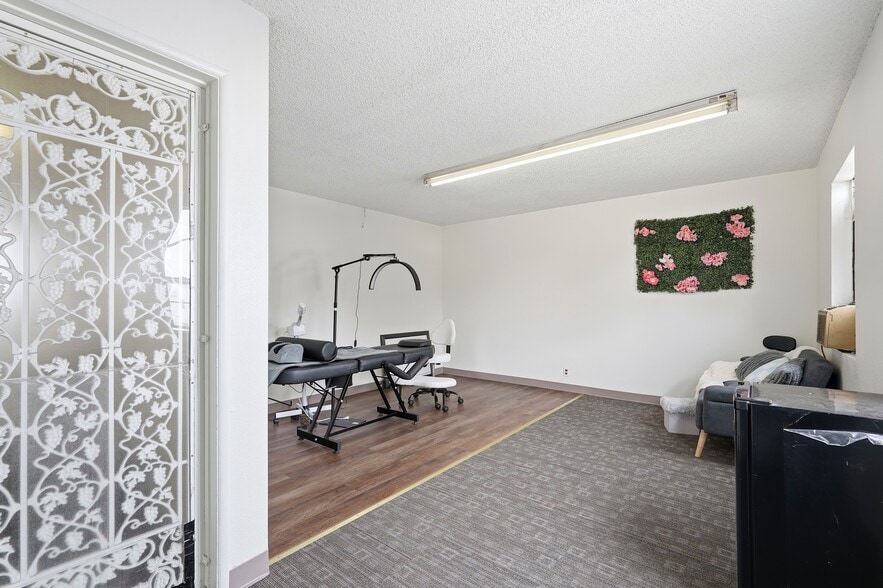 More Photos Of 2048-2050 W Florence Ave, Los Angeles Office For Sale