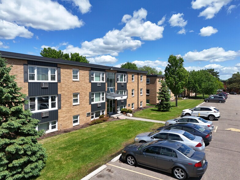 More Photos Of 2376 Ariel St N, Saint Paul Apartments For Sale