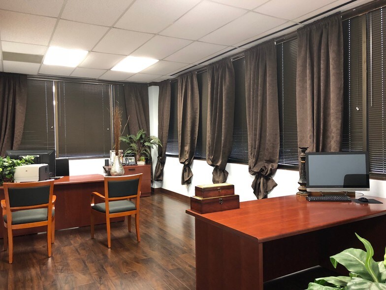 More Photos Of 430 Highway 6 S, Houston Medical For Lease