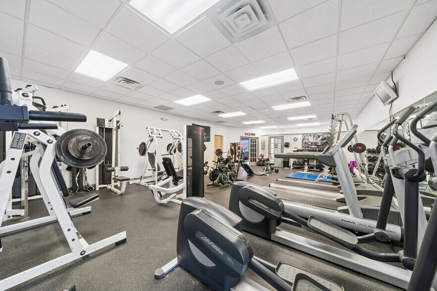 More Photos Of 4491 School Rd S, Export Freestanding For Sale