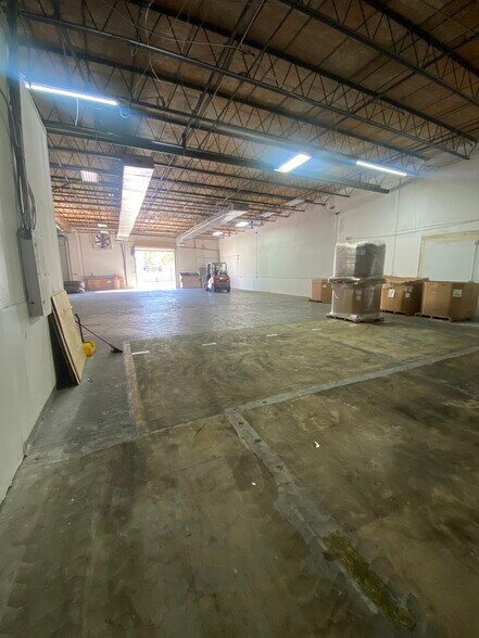 More Photos Of 2601 75th St N, Saint Petersburg Industrial For Lease