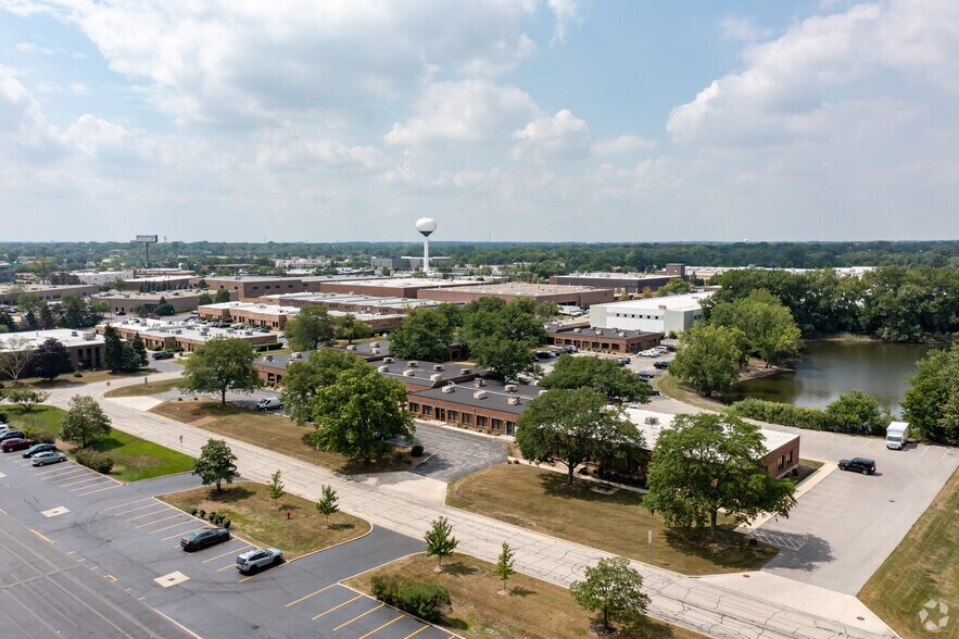 More Photos Of 600-650 Executive Dr, Willowbrook Office For Lease