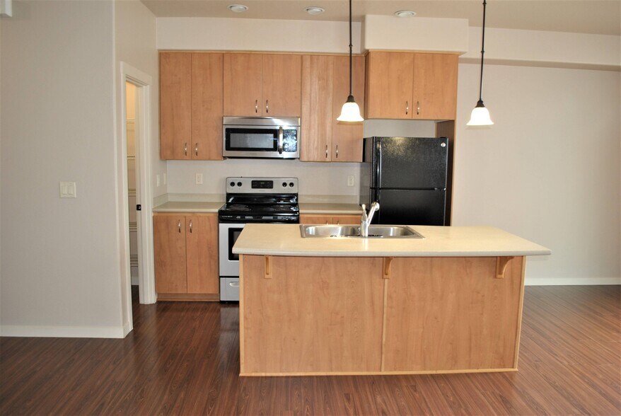 More Photos Of 19731 SW Athena Ct, Aloha Apartments For Sale
