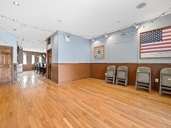 More Photos Of 8417 7th Ave, Brooklyn Office For Lease