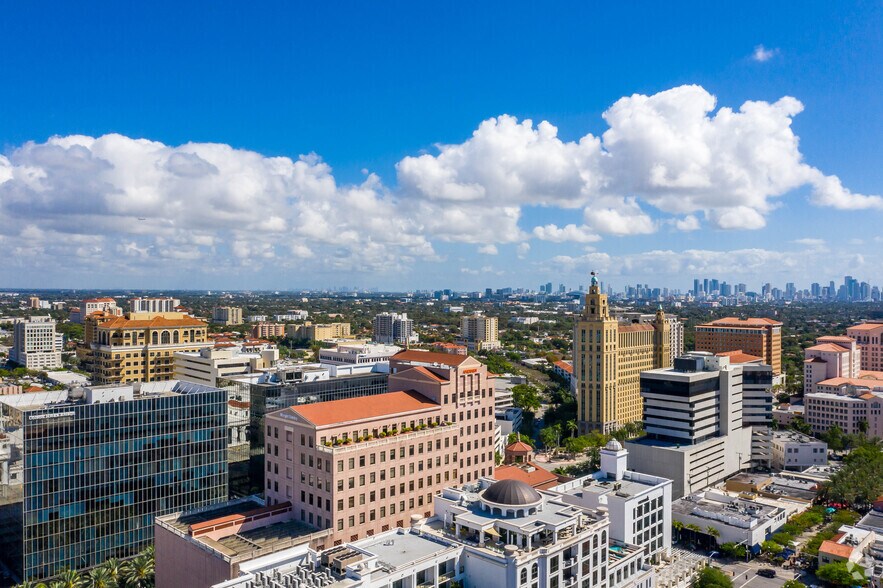 More Photos Of 220 Alhambra Cir, Coral Gables Office Residential For Lease