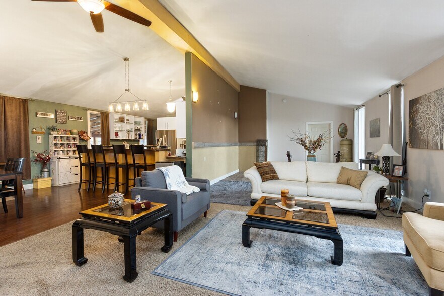 More Photos Of 1419 Old Hardin Rd, Billings Flex For Sale