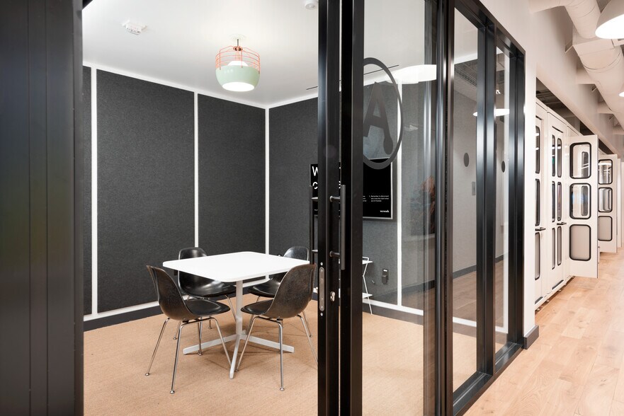 More Photos Of 222 N Pacific Coast Hwy, El Segundo Office For Lease