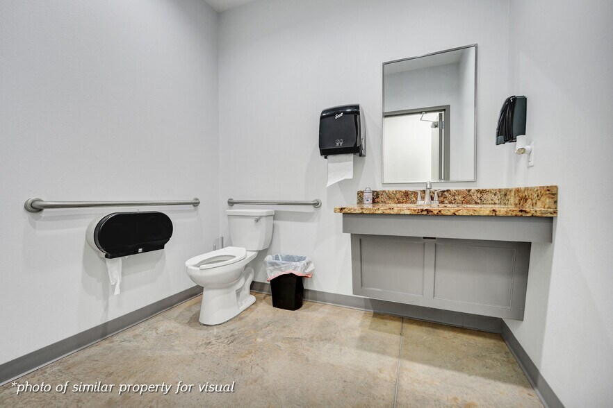 More Photos Of 5915 W. County 135 rd, Midland Warehouse For Lease