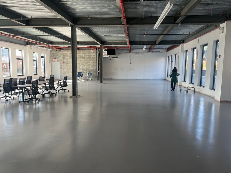 Primary Photo Of 11-22 46th Rd, Long Island City Loft Creative Space For Lease