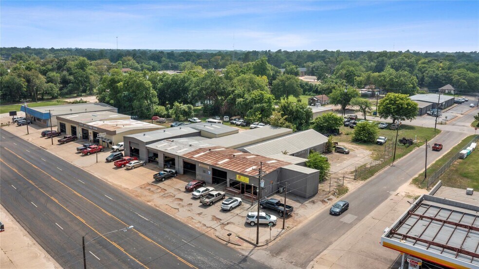 More Photos Of 613 N Palestine St, Athens Auto Repair For Sale