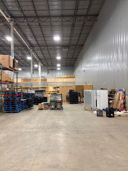 More Photos Of 1042-1050 W Swanzey Rd, Swanzey Warehouse For Sale